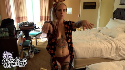 Alisha - Hypnotized Foot Pleasure