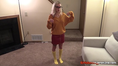 Alisha Hypnotized to Become Velma