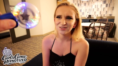 Ayla Vixen Mesmerized to Submit