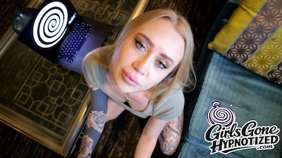 Taylor
                      Rae's Hypnosis Session